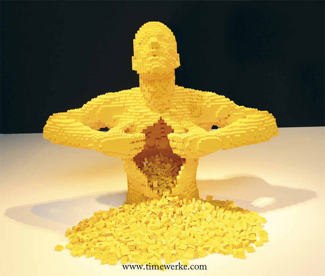 Sawaya’s “Yellow” (2006) sculpture made of 11,014 bricks is an unforgettable creation; this is one reason why it is iconic. Photo: © TANG Portfolio