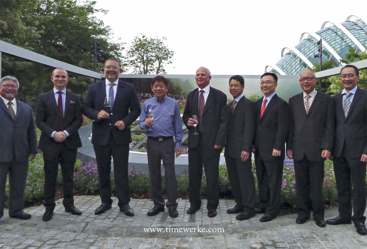 Officials present at the official unveiling of the Audemars Piguet Floral Clock. The first five gentlemen from the left are: Dr Tan Wee Kiat (CEO, Gardens by the Bay), Antonio Seward (General Manager, Audemars Piguet Southeast Asia), Oliviero Bottinelli (Member of the Board of Directors, Audemars Piguet Holding SA), Khaw Boon Wan (Singapore’s Minister of National Development) and Switzerland’s Ambassador to Singapore, His Excellency Thomas Kupfer together with other officials. Photo: © TANG Portfolio
